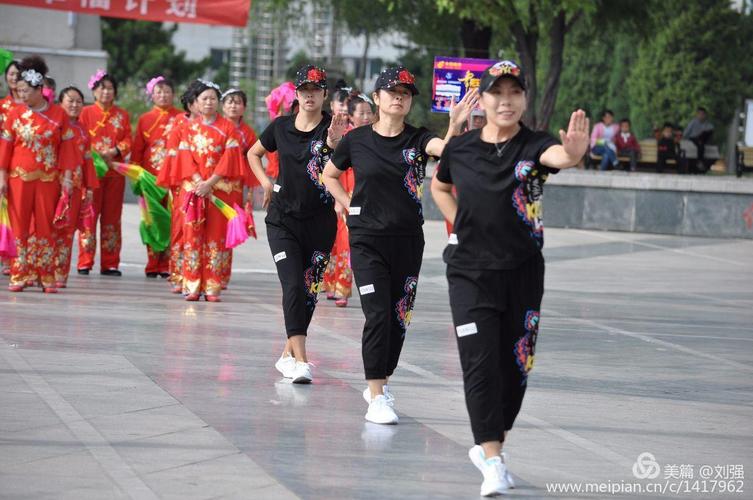 中国最好的曳步舞团队是哪个？吉林市哪里能管跳广场舞的-图2