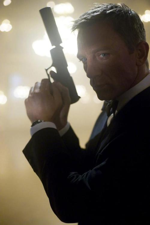电影007男主角邦德是哪国的间谍？哪里看007全集-图1