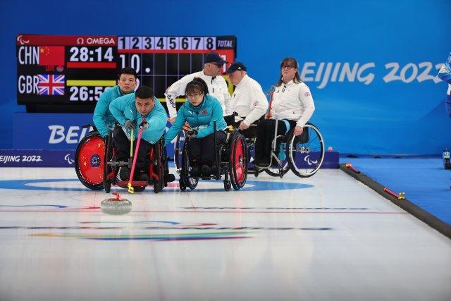 中国冬残奥会首牌金杯诞生于哪一年哪个项目？哪里看冬残奥冰壶比赛视频