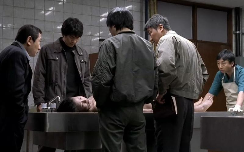 韩国电影《杀人回忆》的凶手到底是谁？杀人回忆哪里可以播放-图1