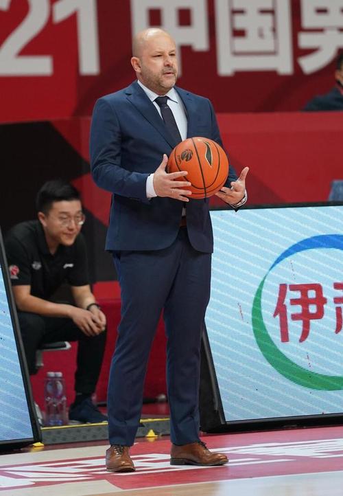 首钢男篮主教练？北京首钢男篮主教练是哪里人