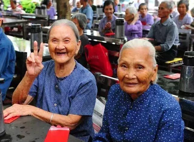 中国百岁老人有多少？海南百岁老人哪里多-图2