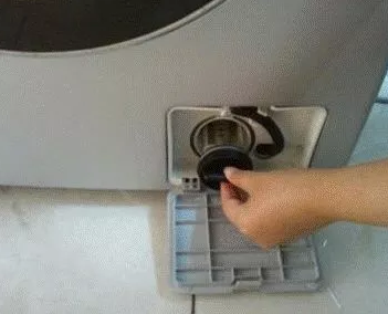 钥匙留在滚筒洗衣机里找不到,能在洗衣机什么部位？你到底把我家钥匙放在哪里