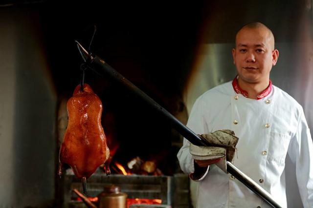 请问北京烤鸭子最有名的叫什麼名字是哪一家？哪里可以看到鸭王2-图3