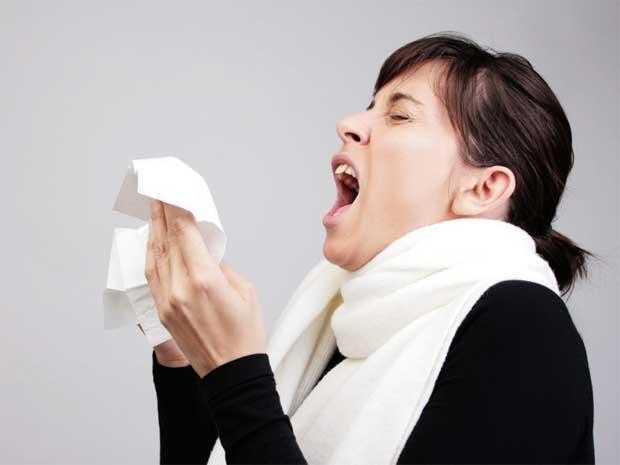 早上起床鼻子痒打喷嚏,尤其是开空调的时候比较厉害？过敏性鼻炎为什么早上严重呢