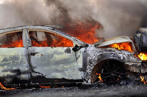 汽车被撞为什么会起火？为什么着火呢
