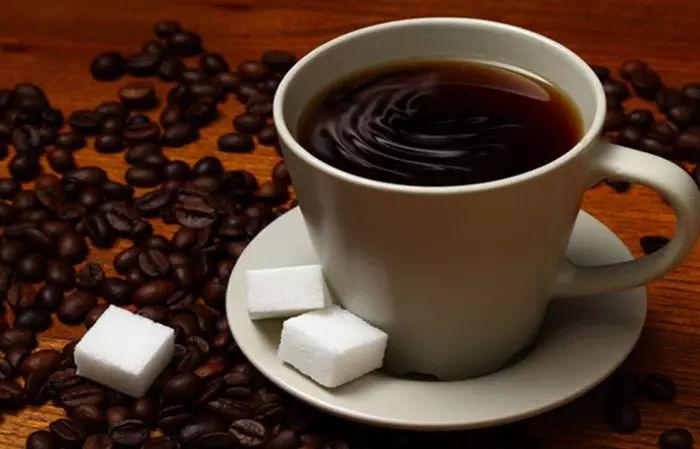 喝咖啡时为什么常用方糖而不用白糖\冰糖?方糖和其他糖有什么质的区别？为什么做菜不放糖呢呢-图2