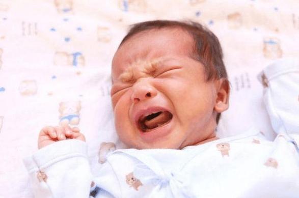 婴儿整夜哭闹怎么回事？哭闹不睡觉是身体不舒服吗？为什么宝宝老哭呢呢-图2