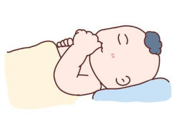 宝宝老爱吃着手睡觉，不知道这样好不好？宝宝还睡呢为什么不行呢
