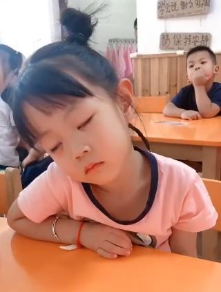 1岁小孩闹瞌睡的处理办法？宝宝为什么闹瞌睡呢呢