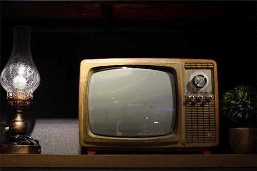 为什么现在的电视屏幕都是长方形？传统的电视？为什么这个电视呢