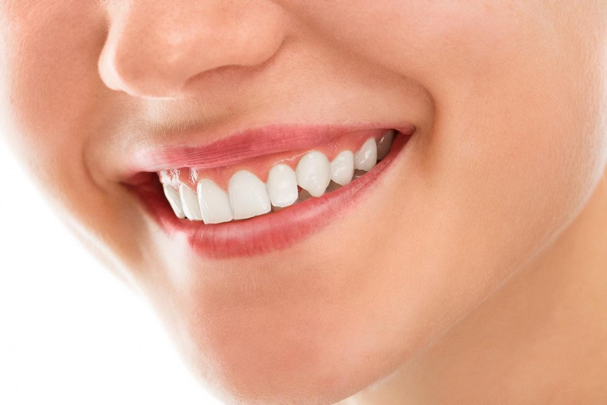 为什么有的人牙齿天生就整齐？为什么人会有牙齿呢呢