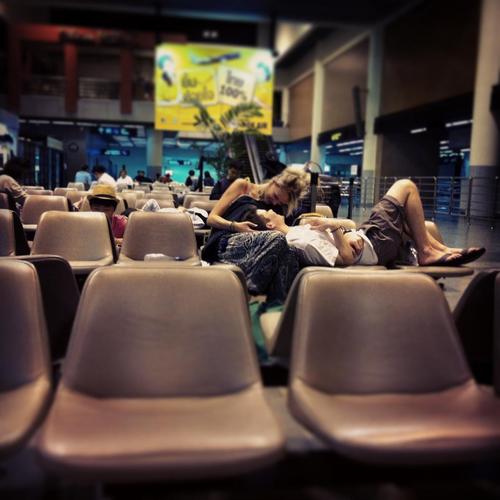 关于廊曼机场能过夜吗？为什么机场没什么椅子呢-图2