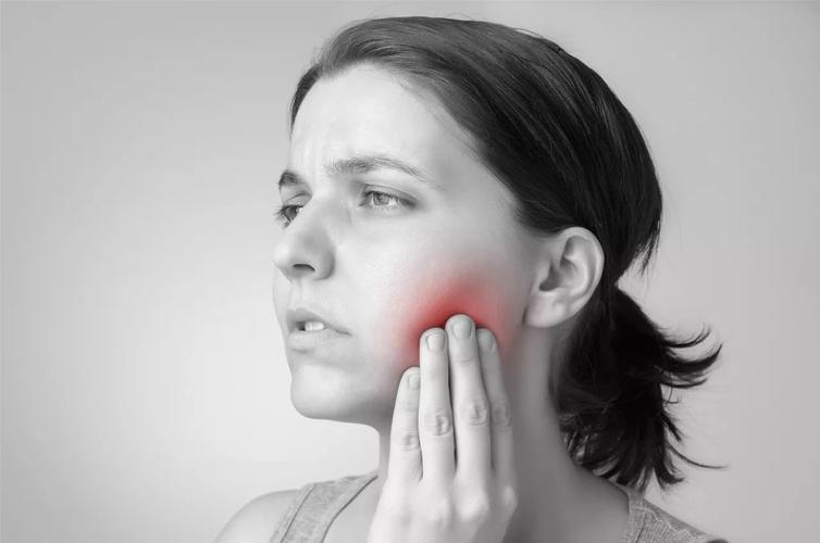 牙痛能打瘦脸针吗？为什么吃干果牙疼呢