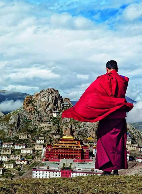 宗教，密宗那么多可以大富贵的咒语。为什么西藏年年全国经济最穷？西藏为什么经济发达呢