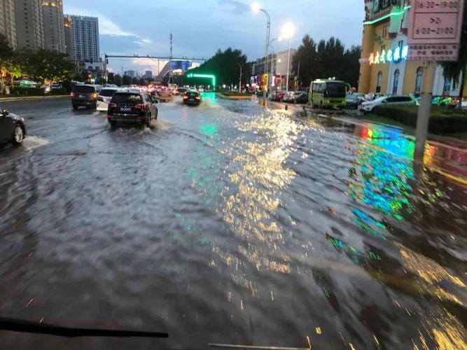 哈尔滨降雨受什么影响？哈尔滨为什么会暴雨呢