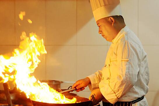 为什么中国的饮食文化博大精深？中餐厨师为什么精致呢-图2