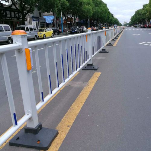 城市道路加装护栏好不好？城市为什么加护栏呢