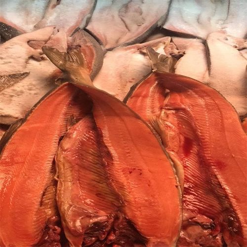 为什么我家的鱼腌制后晾晒时是红色的？腌制咸鱼为什么发红呢