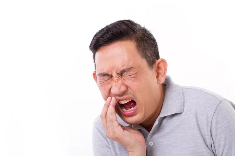 夜里牙疼的厉害为什么？为什么牙疼晚上加剧呢-图3