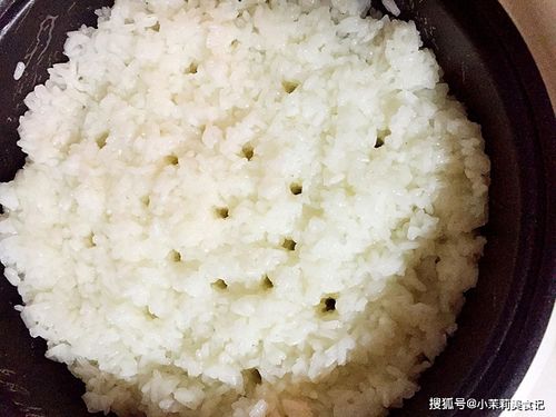 为什么水放的不少但是蒸的米还是很硬？米饭为什么那么硬呢