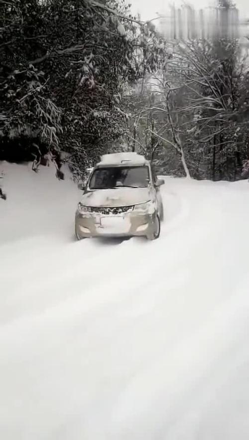 为什么五菱汽车能在雪地行走？为什么要在雪地行驶呢