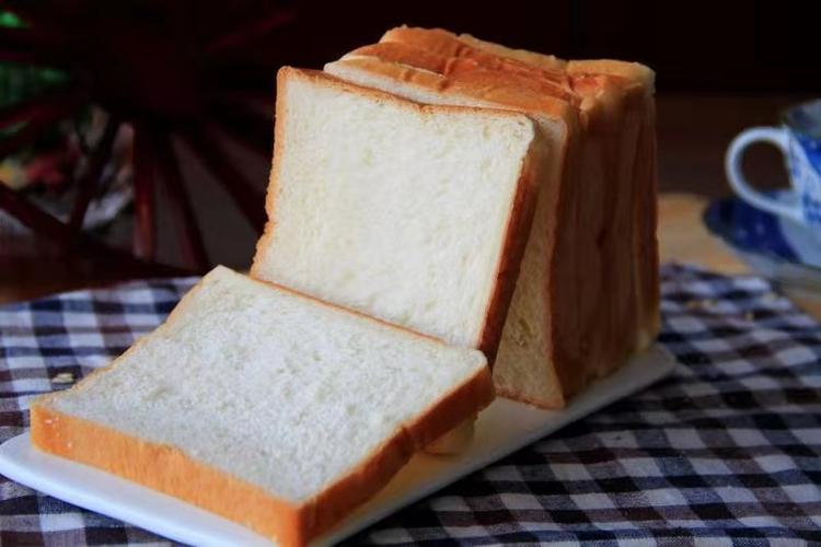 吐司如何变白？为什么面包会变白呢