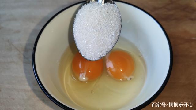 有人说冲鸡蛋里面不能放糖是吗？为什么？鸡蛋为什么要加糖呢