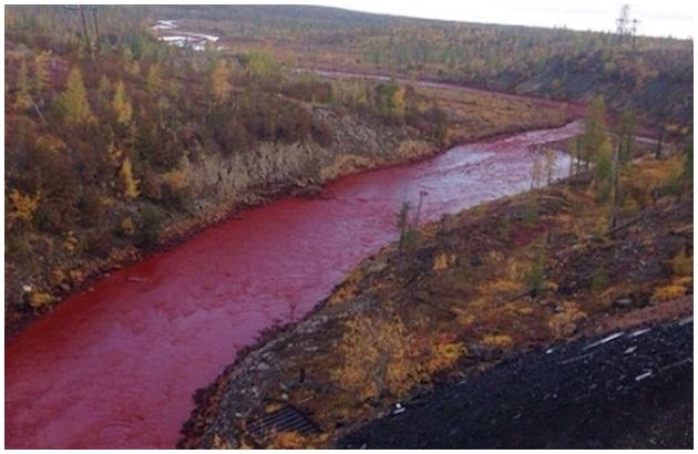 血河为什么是红的？湖水为什么变红了呢