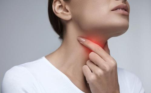 喉咙干燥是什么原因？嗓子为什么好干燥呢