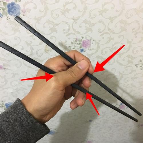 左手用筷子的说法？为什么左撇子左手没劲呢