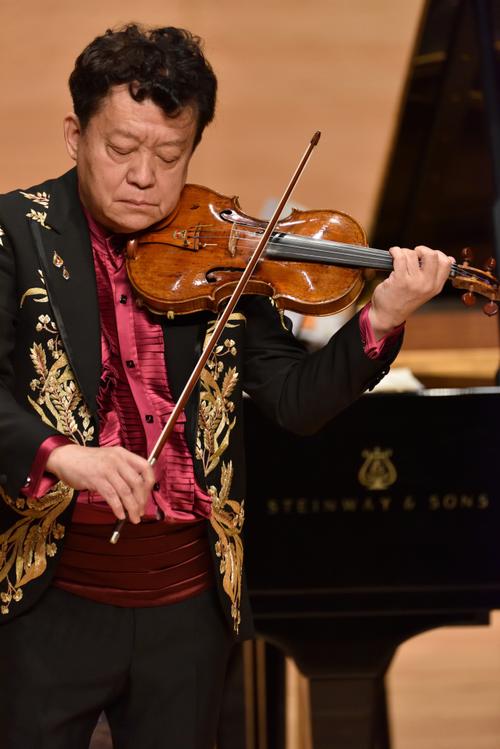 中国著名的小提琴演奏家？小提琴家盛中国是哪里人