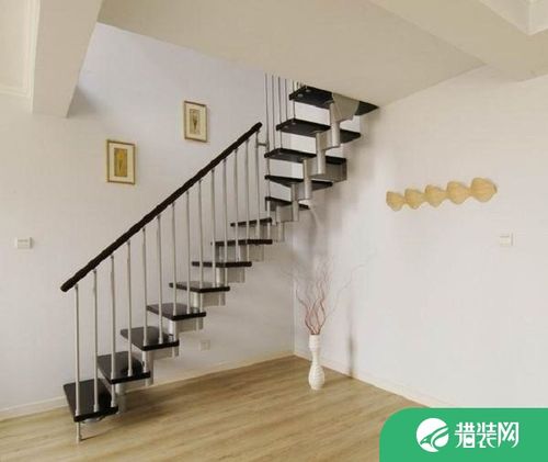 阁楼楼梯如何做才能既美观又能节省费用？自锁式脚踏梯子哪里卖-图1