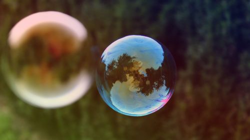 为什么泡泡有颜色并且会变化就是泡泡的颜色怎么来的？泡泡为什么是彩色的呢