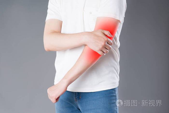 最近手臂关节酸痛怎么办？为什么最近关节酸痛呢-图1
