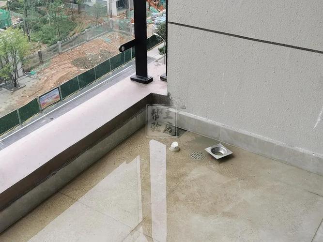 阳台地漏渗水是什么原因？为什么阳台容易漏水呢